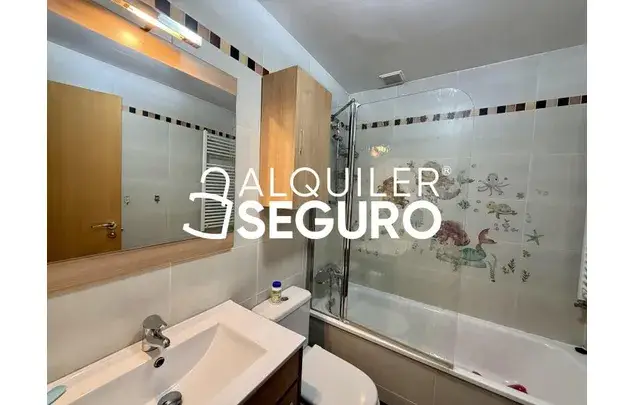 Rent 4 bedroom apartment of 170 m² in Leganés