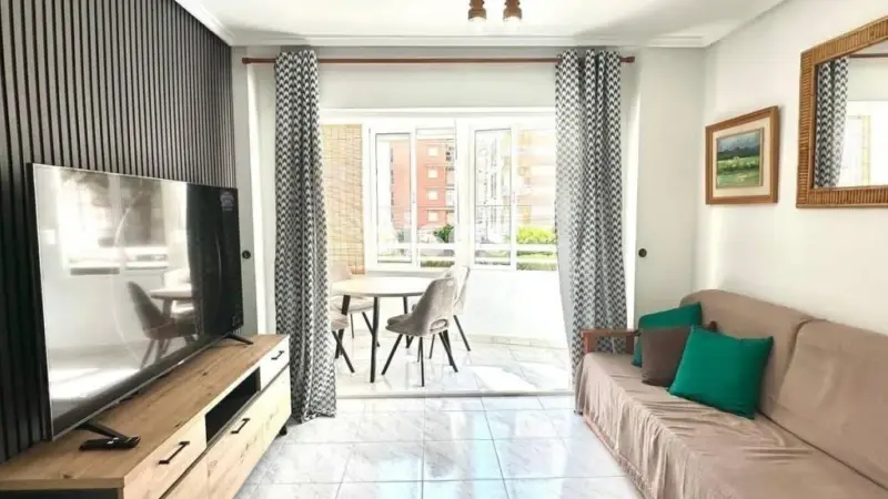 Piso Reformado en Nueva Torrevieja con Piscina y Terraza