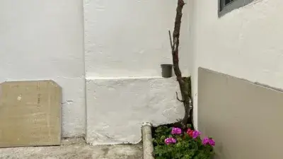 Casa adosada en venta Olot zona Sant Roc 3 habitaciones patio terraza