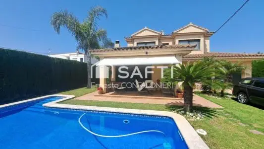 Chalet en Vinaros con Piscina Privada y Garaje