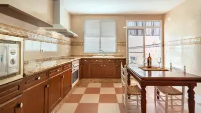 Casa en Venta en Borriol con Patio y Cocina Exterior