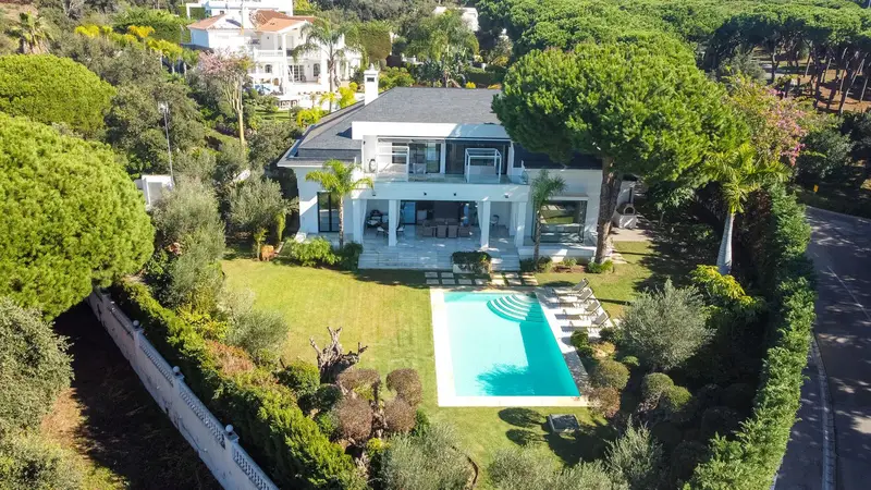 Chalet Lujo 4 Dormitorios Las Chapas Marbella