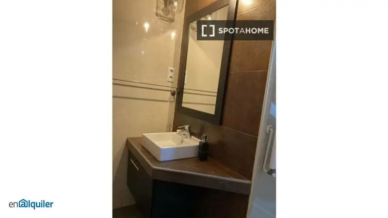 Apartamento 2 Dormitorios Madrid Amueblado Balcon Secadora TV
