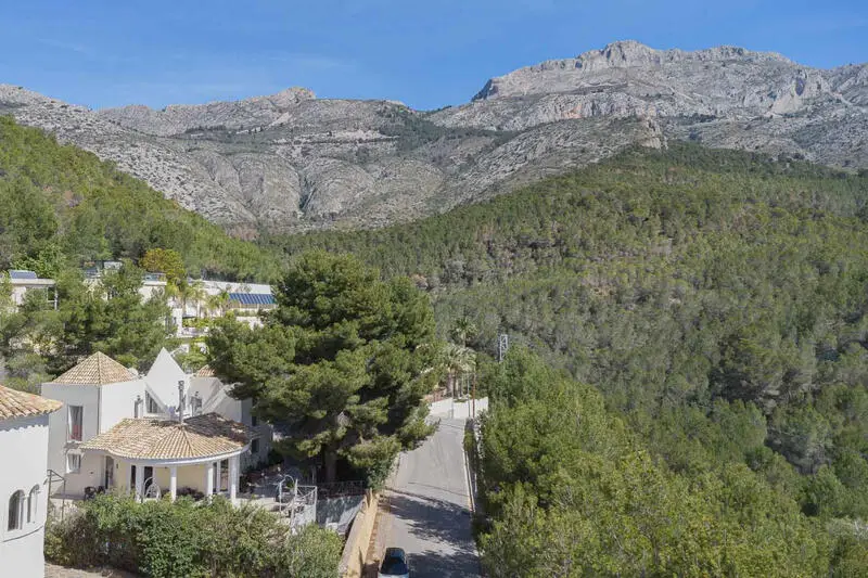 Villa en Altea con 3 dormitorios, piscina y jardin