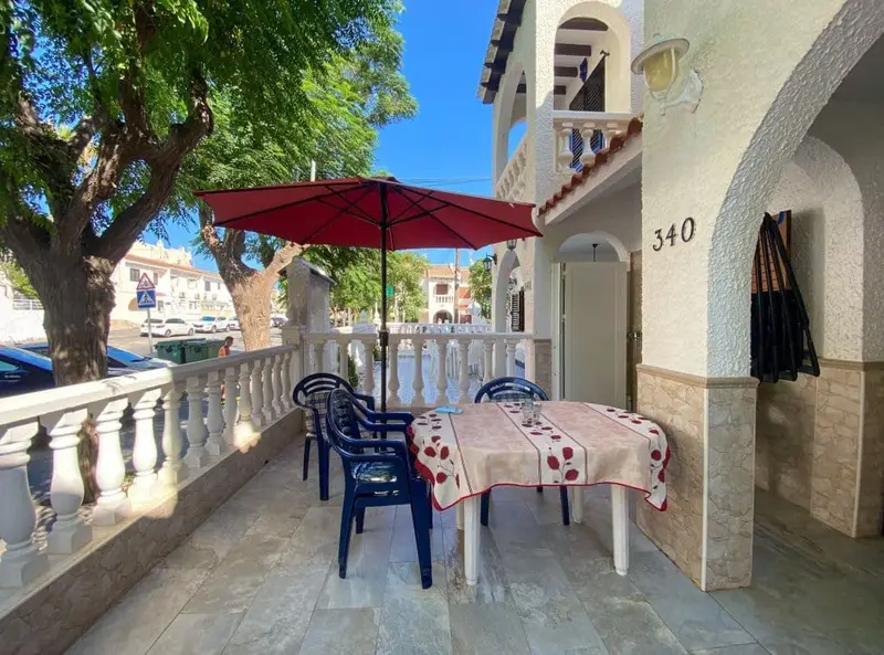 Casa Adosada en Mil Palmeras Cerca de la Playa