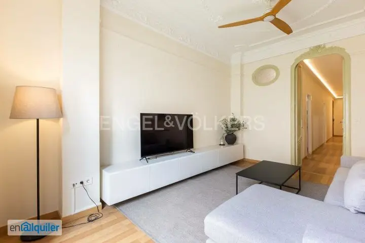 Alquiler Piso 3 habitaciones 2 baños L'eixample Valencia