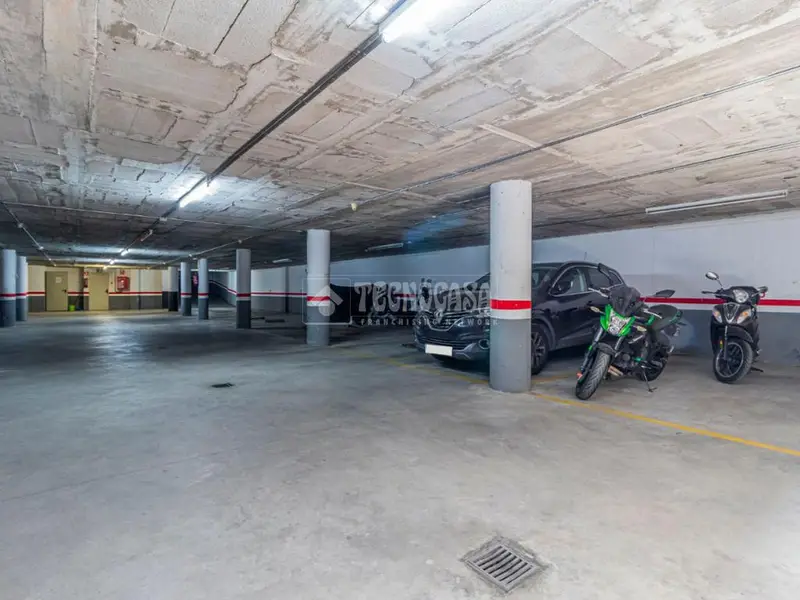 Box/plaza de garaje en venta en Sant Cugat Del Vallès