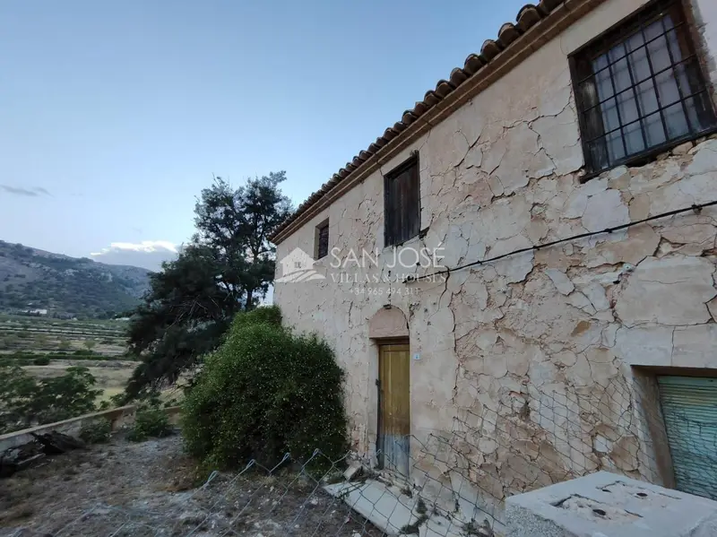 Casa de Piedra en Monóver con Finca Rústica