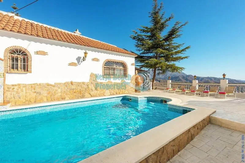 6 Cuarto Adosado en Venta Frigiliana Malaga