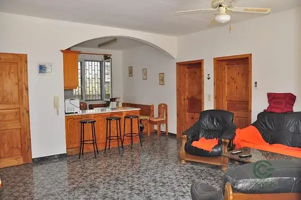 Finca con 350 Palmeras Phoenix Canadiense, 2 Casas y Piscina cerca de la Playa