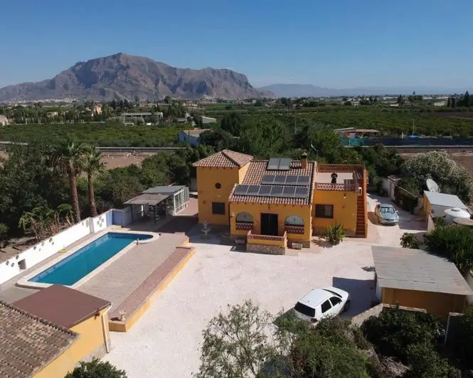 Finca de Lujo 3 Dormitorios Piscina Privada Cerca de la Playa