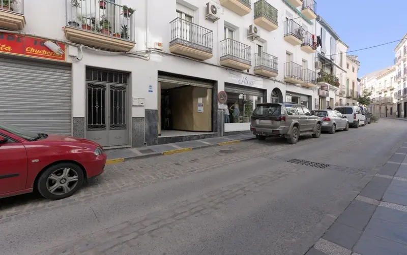 Venta Local Comercial Montefrío Centro Trastero 64m²