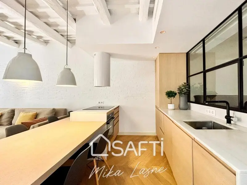 Apartamento en venta en el Born, Barcelona: 2 habitaciones, ascensor, cocina equipada