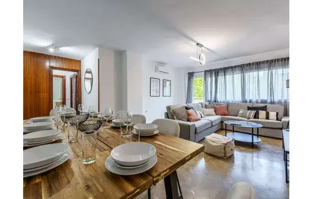 Rent a room of 258 m² in Málaga
