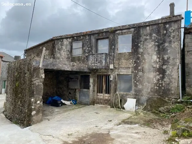 Casa de Piedra en Bermún Cerca de Cee a Reformar