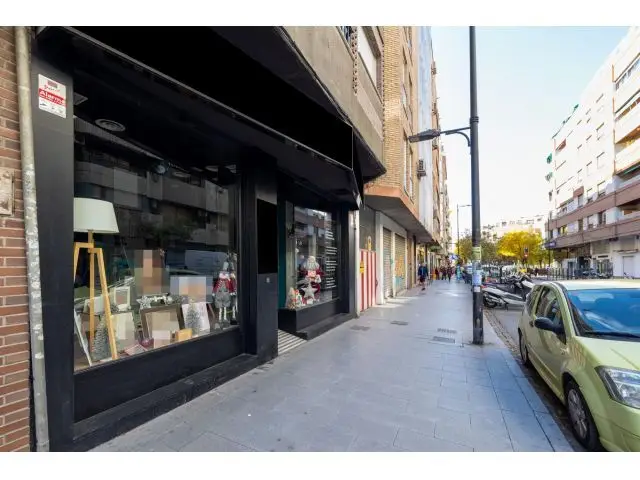 Local Comercial en Venta Granada Alhamar 128m2 Alta Rentabilidad