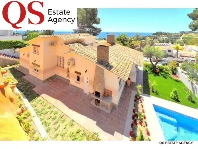 Villa en Cala Sant Francesc Blanes 5 habitaciones 340m2