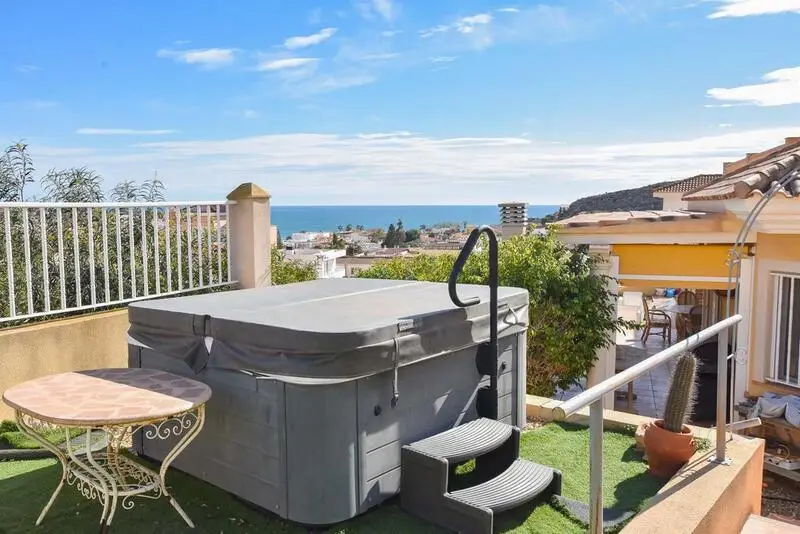 Chalet con Piscina y Jacuzzi en San Juan de los Terreros