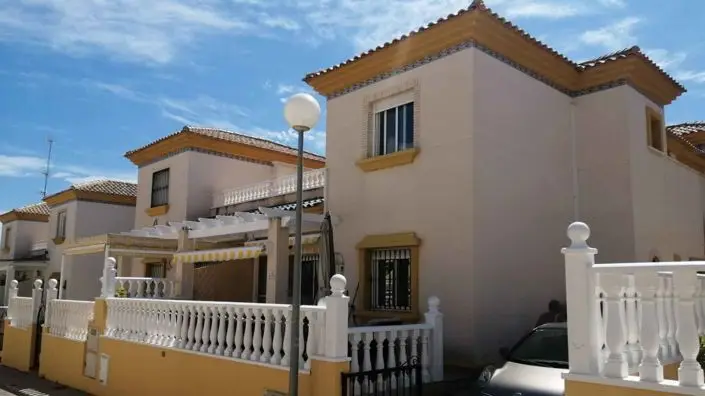 Adosado 3 Dormitorios Villamartin Piscina Comunitaria