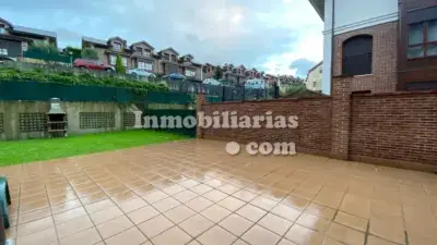 Bajo en Guriezo con Jardin 100m2 Piscina Garaje y Trastero