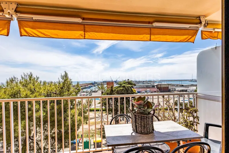 Apartamento en venta Vilanova i la Geltru 4 habitaciones 2 baños