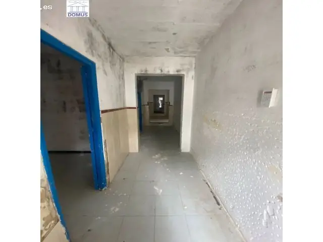 Casa en San Juan para Reformar con Dos Patios y Chimenea