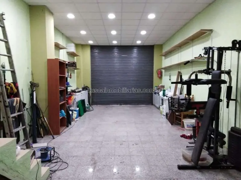 Local Comercial en Mislata: Planta Baja con Garaje y Dos Baños