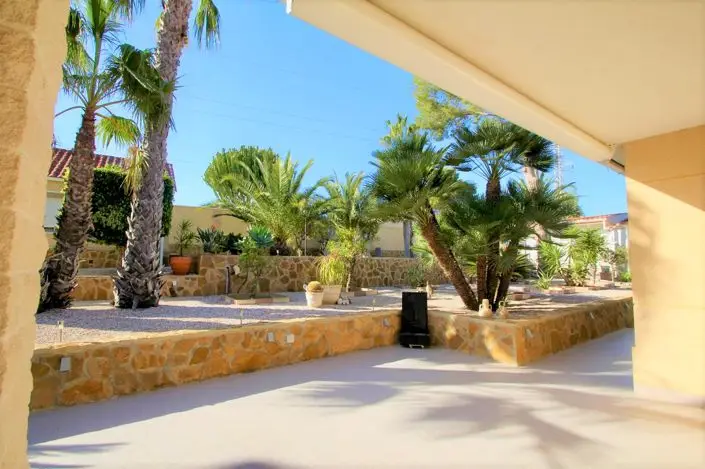 Villa en Venta 4 Dormitorios Gran Jardin
