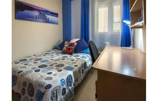 Rent a room of 110 m² in Alcalá De Henares