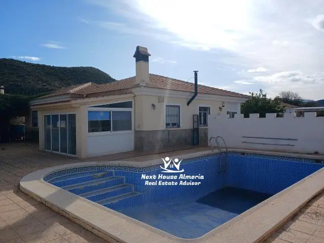 Villa en Venta Los Torres Arboleas 3 Dormitorios Piscina Jardin Privado