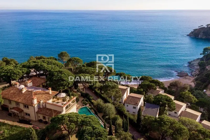Chalet de Lujo en Costa Brava con Vistas al Mar