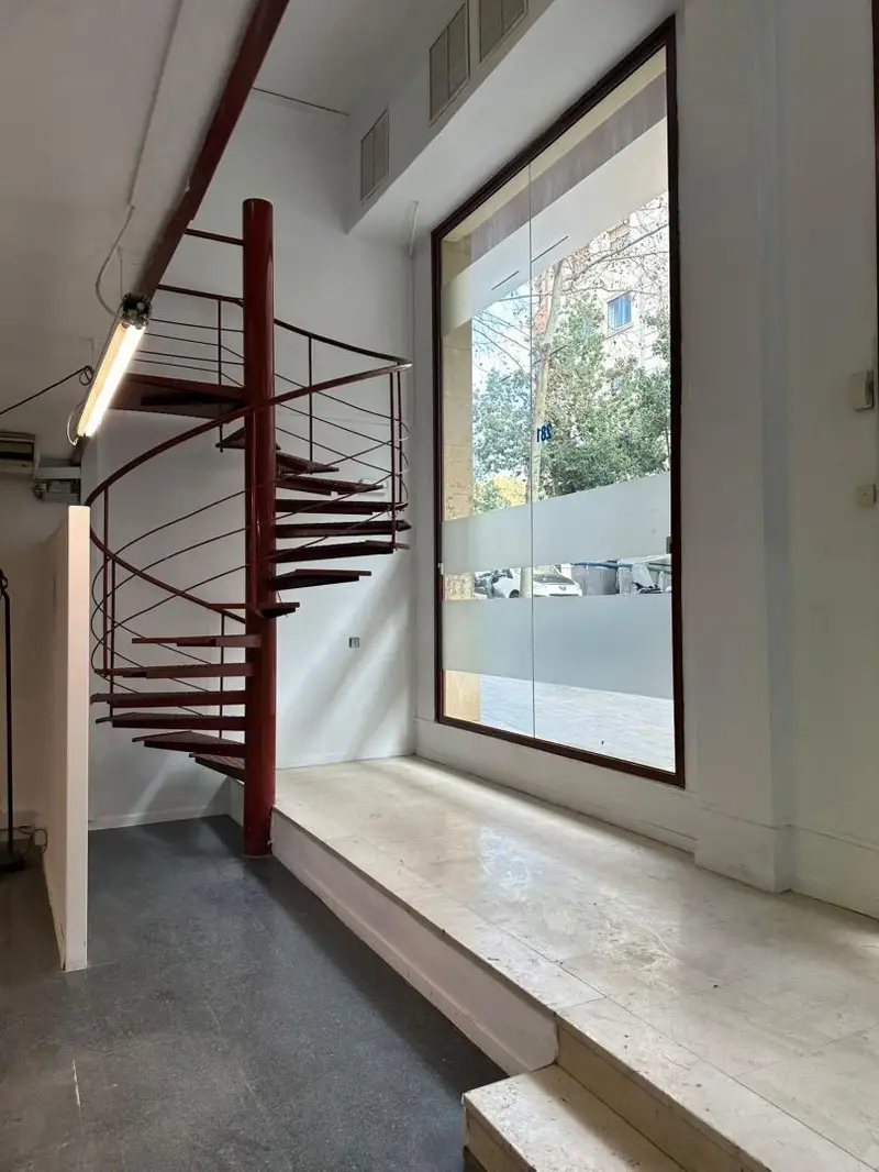 Venta Local Comercial Gracia Barcelona 143m2