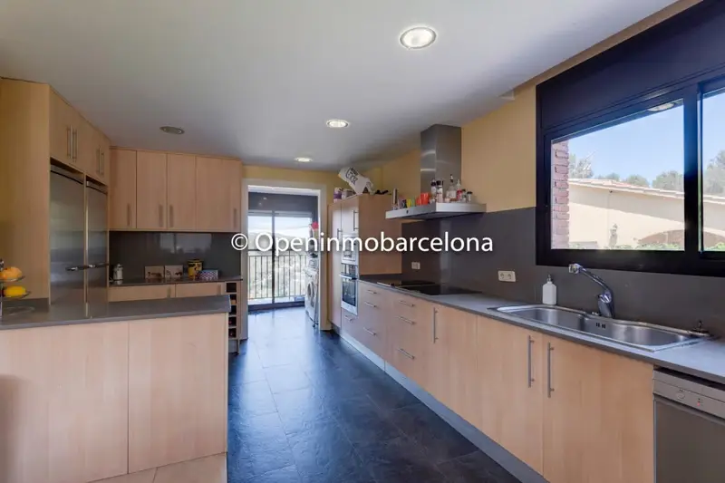 Chalet en Venta en Olivella con Vistas a la Montaña
