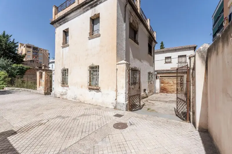 Venta Chalet con Jardin en Zaidin Granada