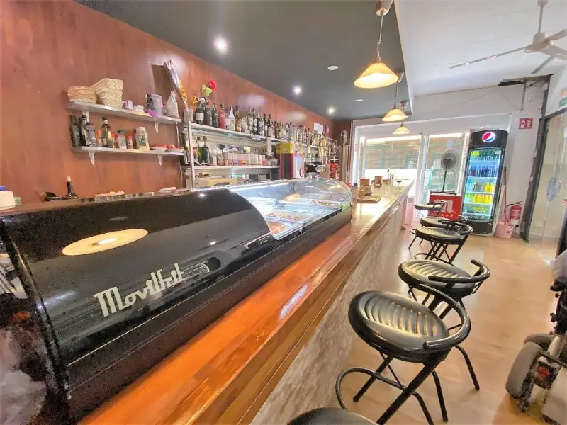 Traspaso Bar Torroella Montgri 100m2 Terraza 50m2