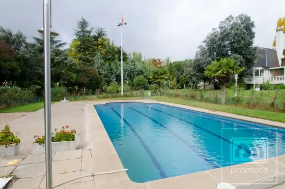 Chalet Independiente 2000m2 en La Moraleja