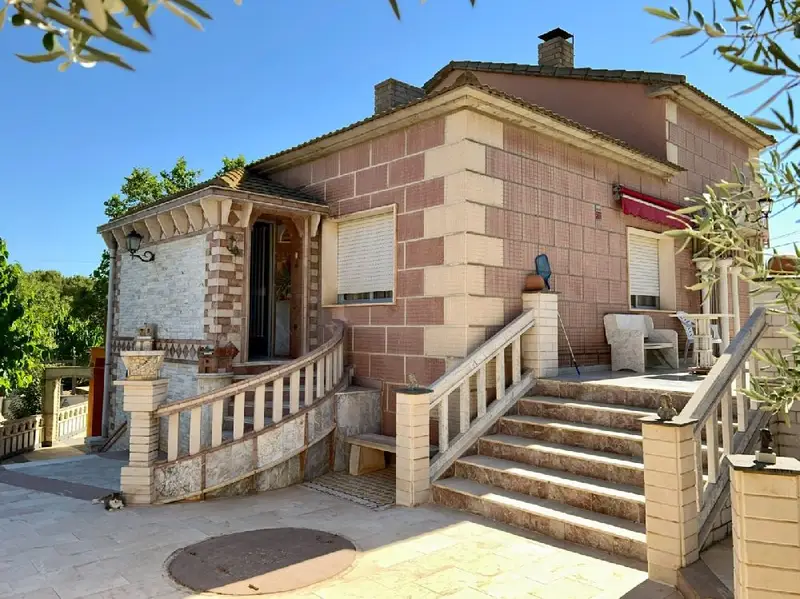 Chalet en Castalla con Terraza y Piscina
