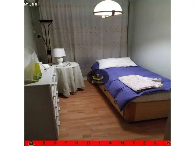 EST / Pso de CUATRO dormitorios, zona Cartuja La Granada