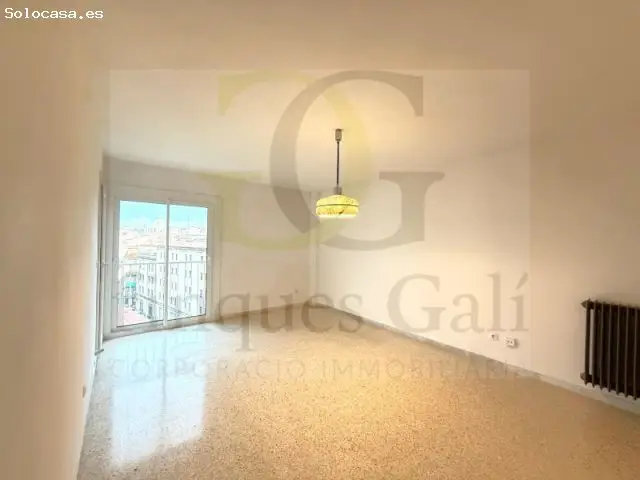 Manresa - Piso En Alquiler De 3 Habitaciones Con Balcón, Trastero Y Ascensor