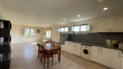 Casa en Alquiler en Gurb con Garaje y Patio