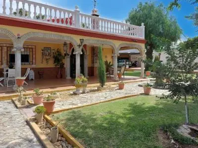 Chalet con Piscina y Pista de Tenis en Oramana