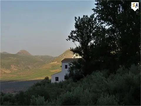 Casa-Villa de 4 Dormitorios en venta Huelma, España