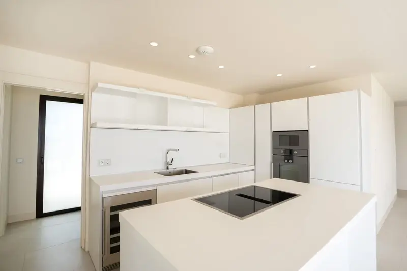Atico Duplex de Lujo en Estepona Primera Linea de Playa