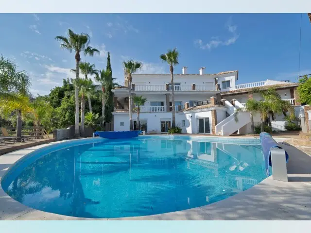 Casa-Villa de 9 Dormitorios en venta Carvajal, España