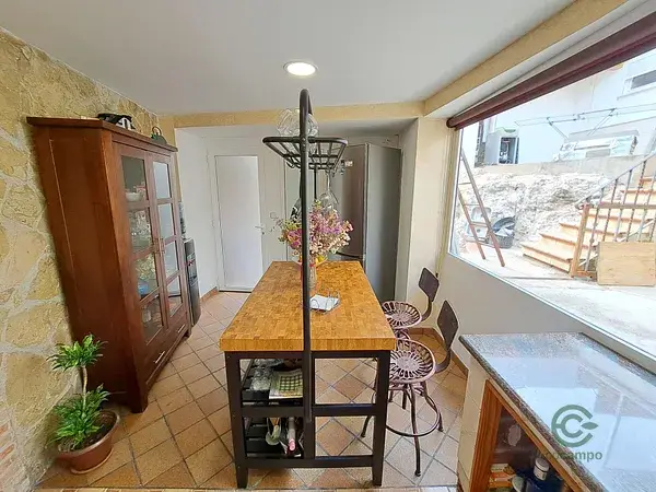 Casa en Alzira con Garaje Grande y Posibilidad de Ampliacion