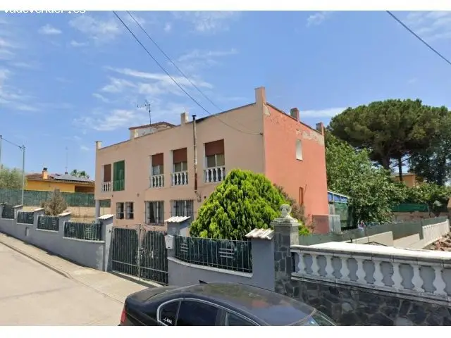 Casa para inversores en Sils Girona Inmueble ocupado
