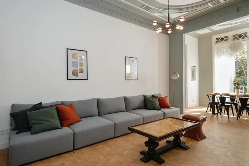 Coliving en Barcelona: Habitaciones Amuebladas con Servicios Incluidos