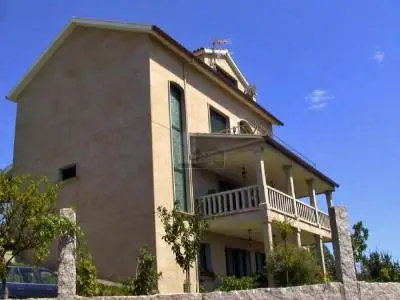 Chalet con Vistas al Mar en Vigo 8 Dormitorios