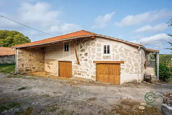 Casa de Labranza Gallega a Restaurar cerca de Ourense