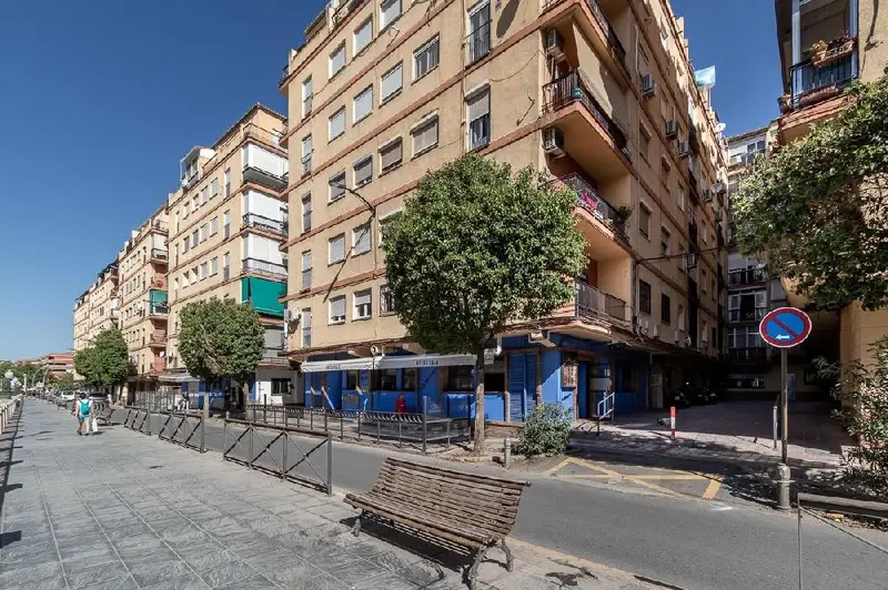Restaurante en Venta Junto al Rio Genil Granada